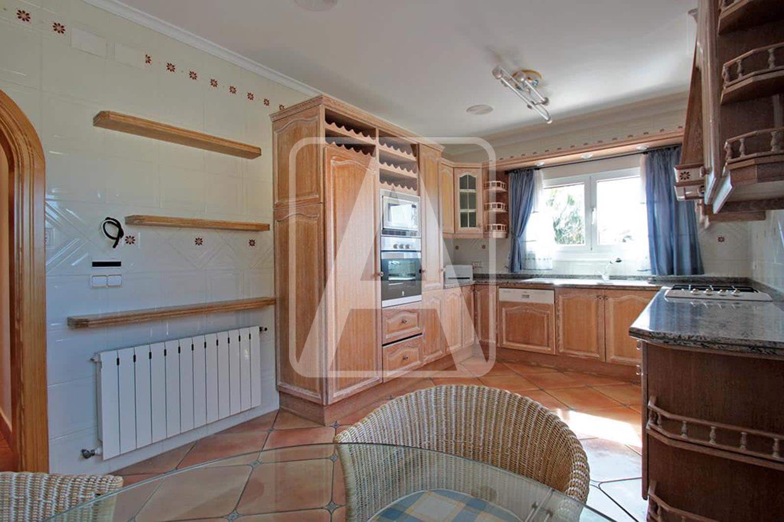 8 soveværelse Finca/Landehus til salg i Benissa med swimmingpool garage - € 1.795.000 (Ref: 5979486)