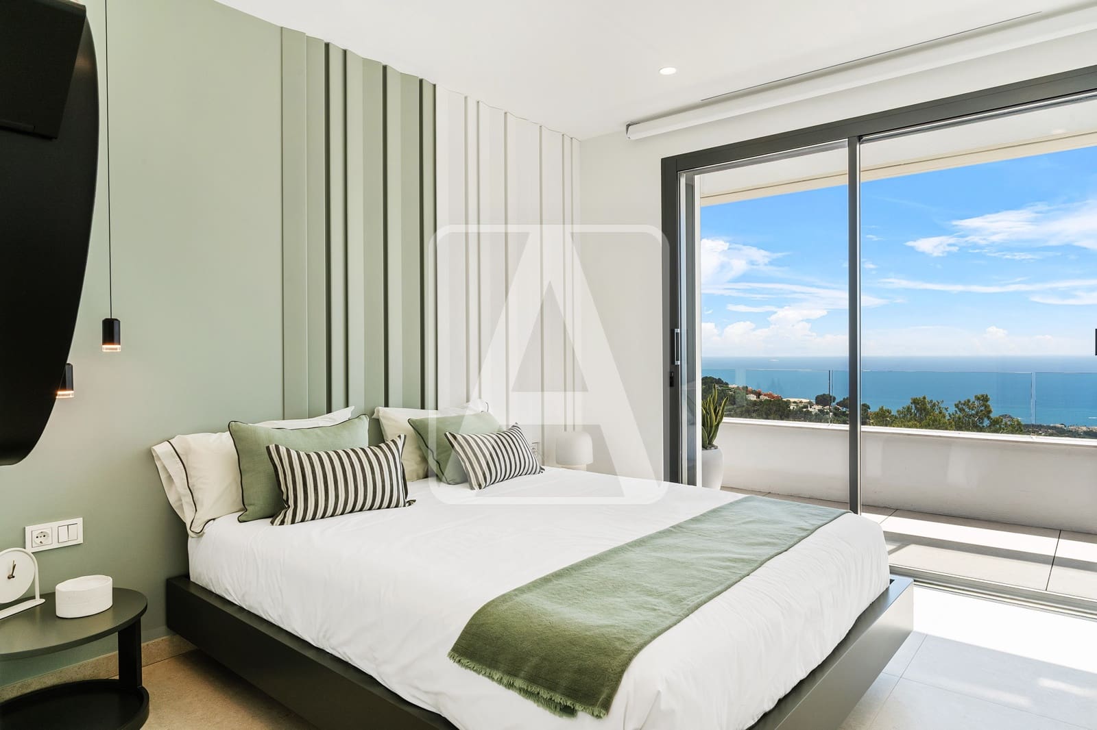 4 bedroom Villa for sale in Altea with pool garage - € 2,135,000 (Ref: 6033506)