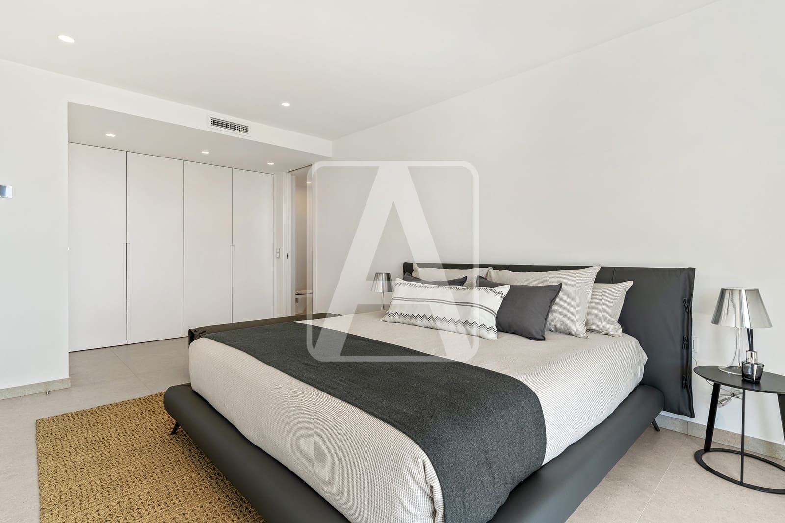 4 bedroom Villa for sale in Altea with pool garage - € 2,135,000 (Ref: 6033506)