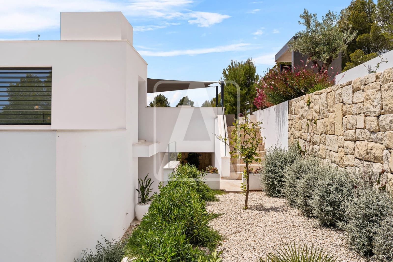 4 bedroom Villa for sale in Altea with pool garage - € 2,135,000 (Ref: 6033506)