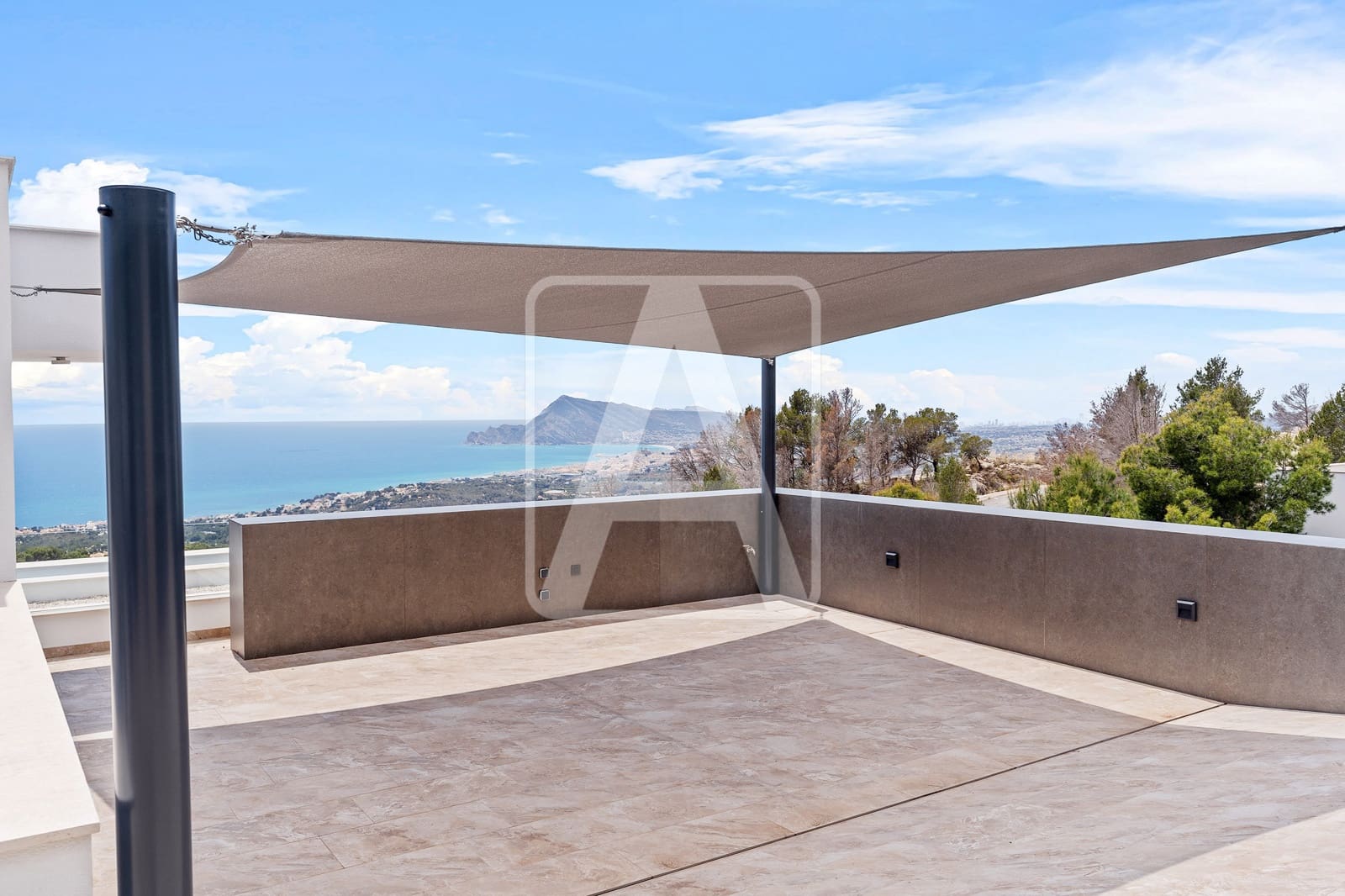4 bedroom Villa for sale in Altea with pool garage - € 2,135,000 (Ref: 6033506)