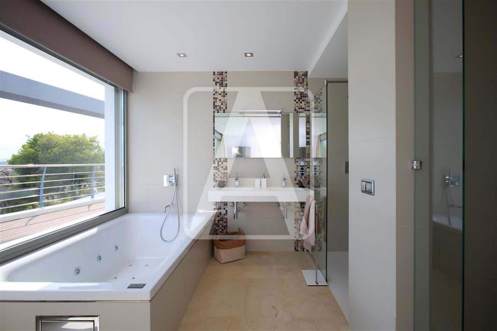 6 bedroom Villa for sale in Altea with pool garage - € 6,300,000 (Ref: 6238444)