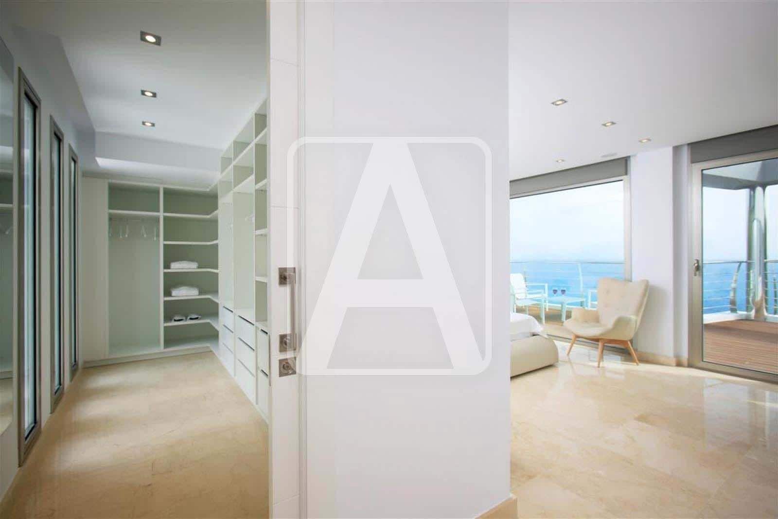 6 bedroom Villa for sale in Altea with pool garage - € 6,300,000 (Ref: 6238444)