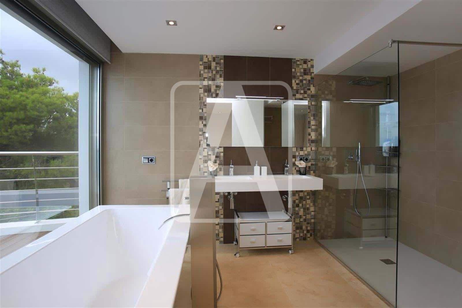 6 bedroom Villa for sale in Altea with pool garage - € 6,300,000 (Ref: 6238444)