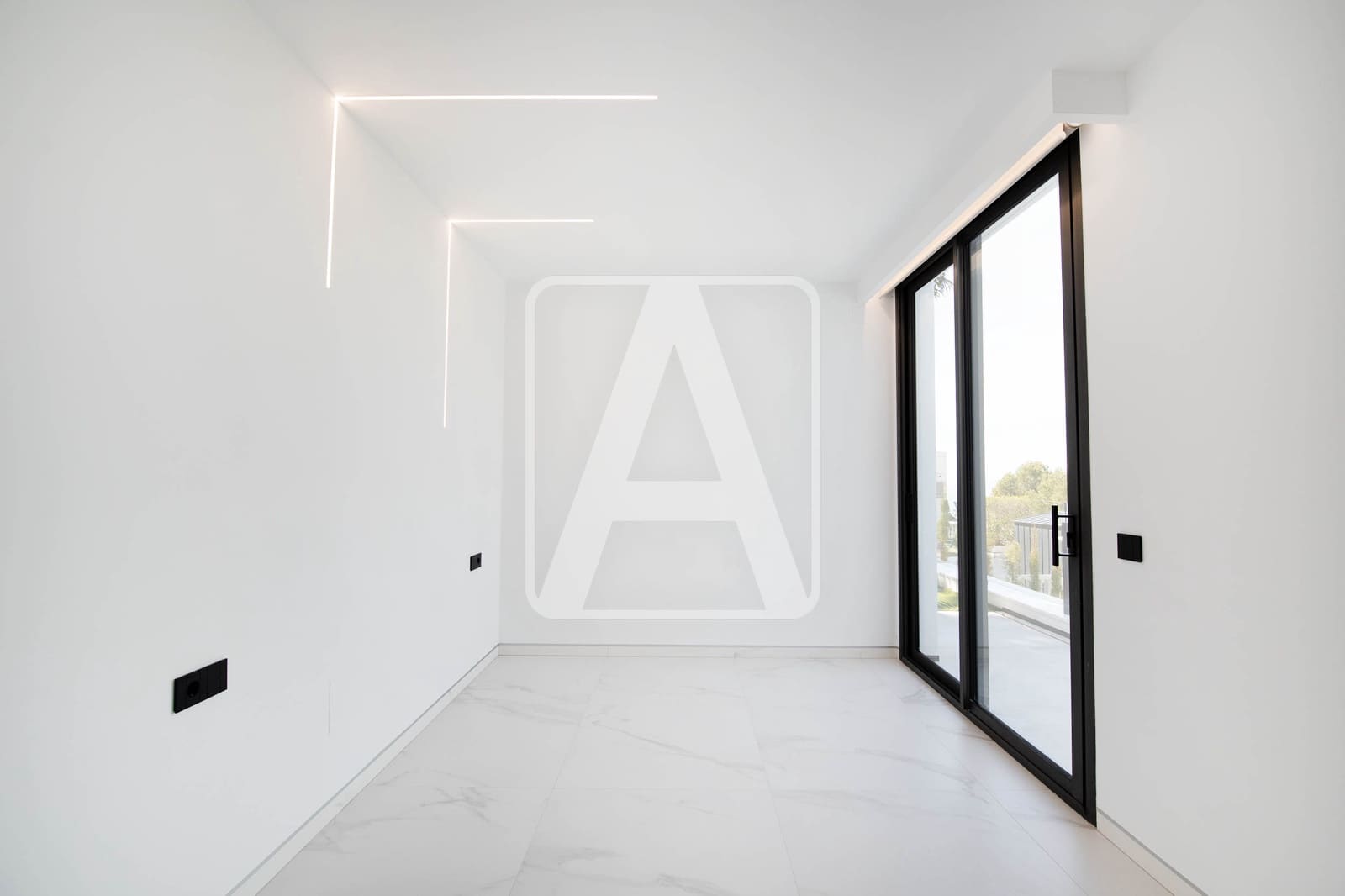 5 bedroom Villa for sale in Altea with pool garage - € 2,350,000 (Ref: 6722108)