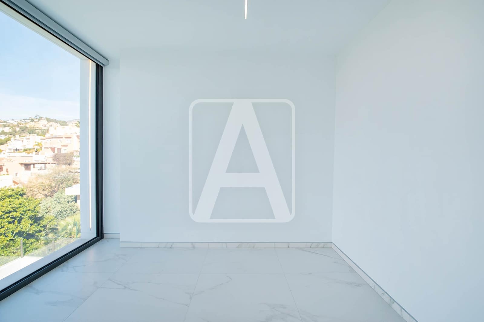 5 bedroom Villa for sale in Altea with pool garage - € 2,350,000 (Ref: 6722108)