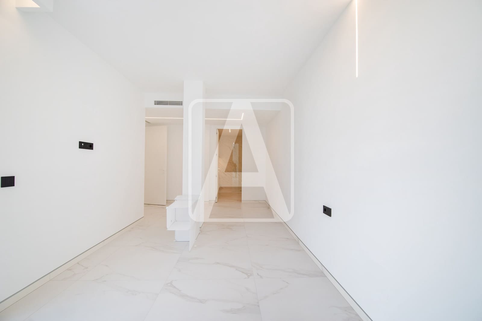 5 bedroom Villa for sale in Altea with pool garage - € 2,350,000 (Ref: 6722108)