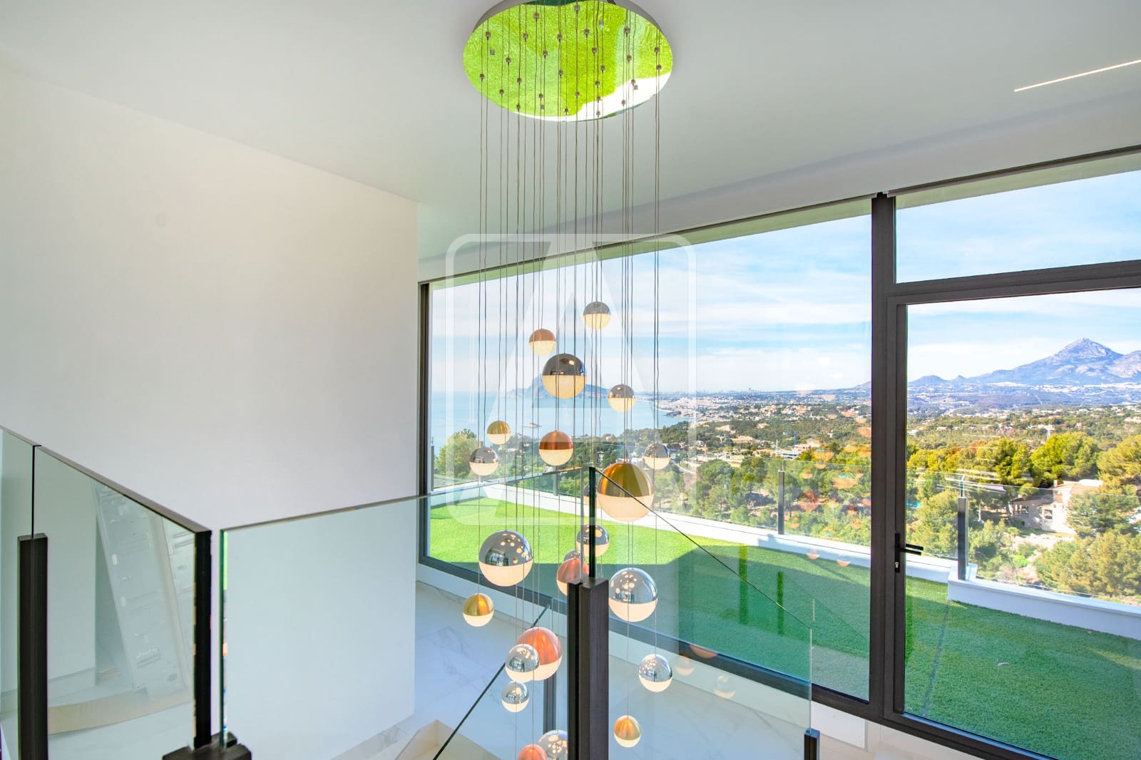 5 bedroom Villa for sale in Altea with pool garage - € 2,350,000 (Ref: 6722108)