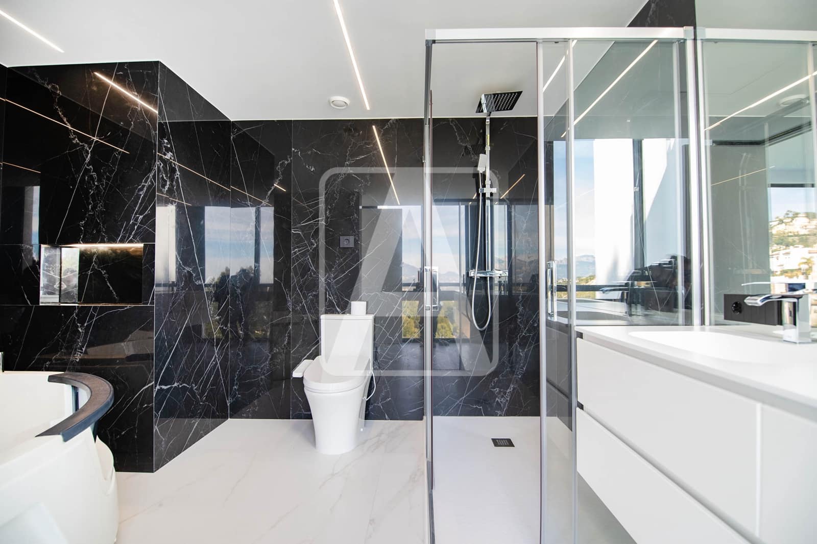 5 bedroom Villa for sale in Altea with pool garage - € 2,350,000 (Ref: 6722108)