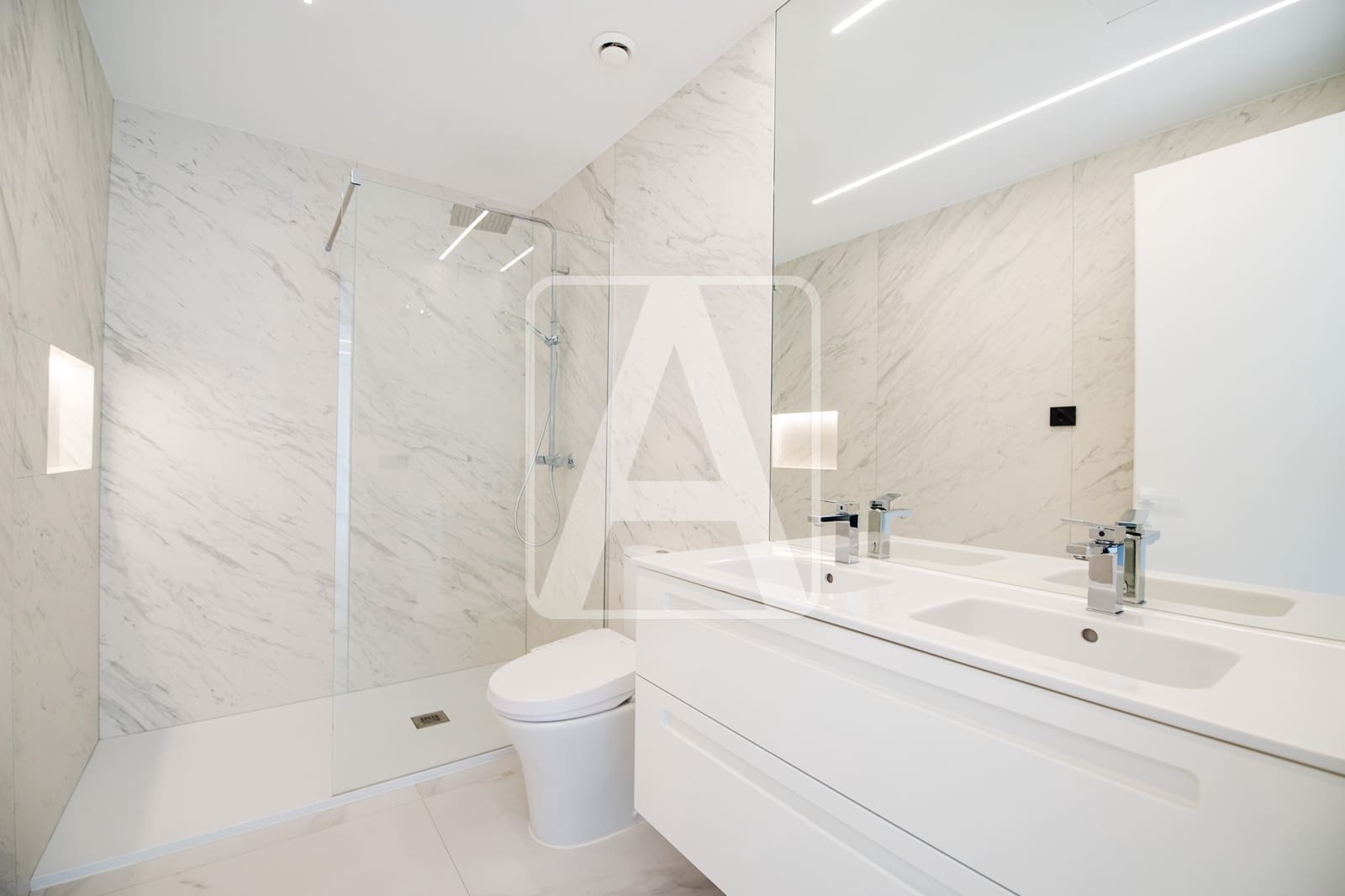 5 bedroom Villa for sale in Altea with pool garage - € 2,350,000 (Ref: 6722108)