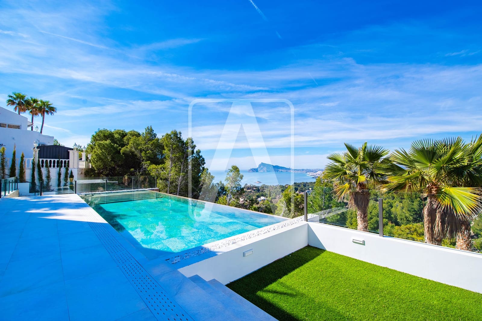 5 bedroom Villa for sale in Altea with pool garage - € 2,350,000 (Ref: 6722108)
