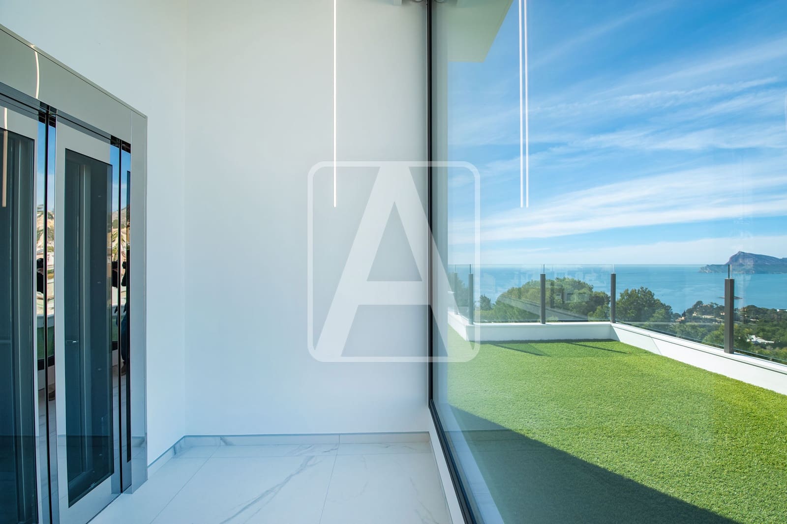 5 bedroom Villa for sale in Altea with pool garage - € 2,350,000 (Ref: 6722108)