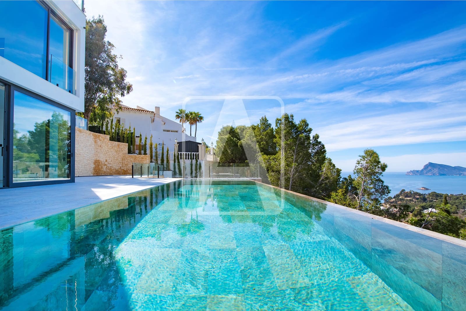 5 bedroom Villa for sale in Altea with pool garage - € 2,350,000 (Ref: 6722108)