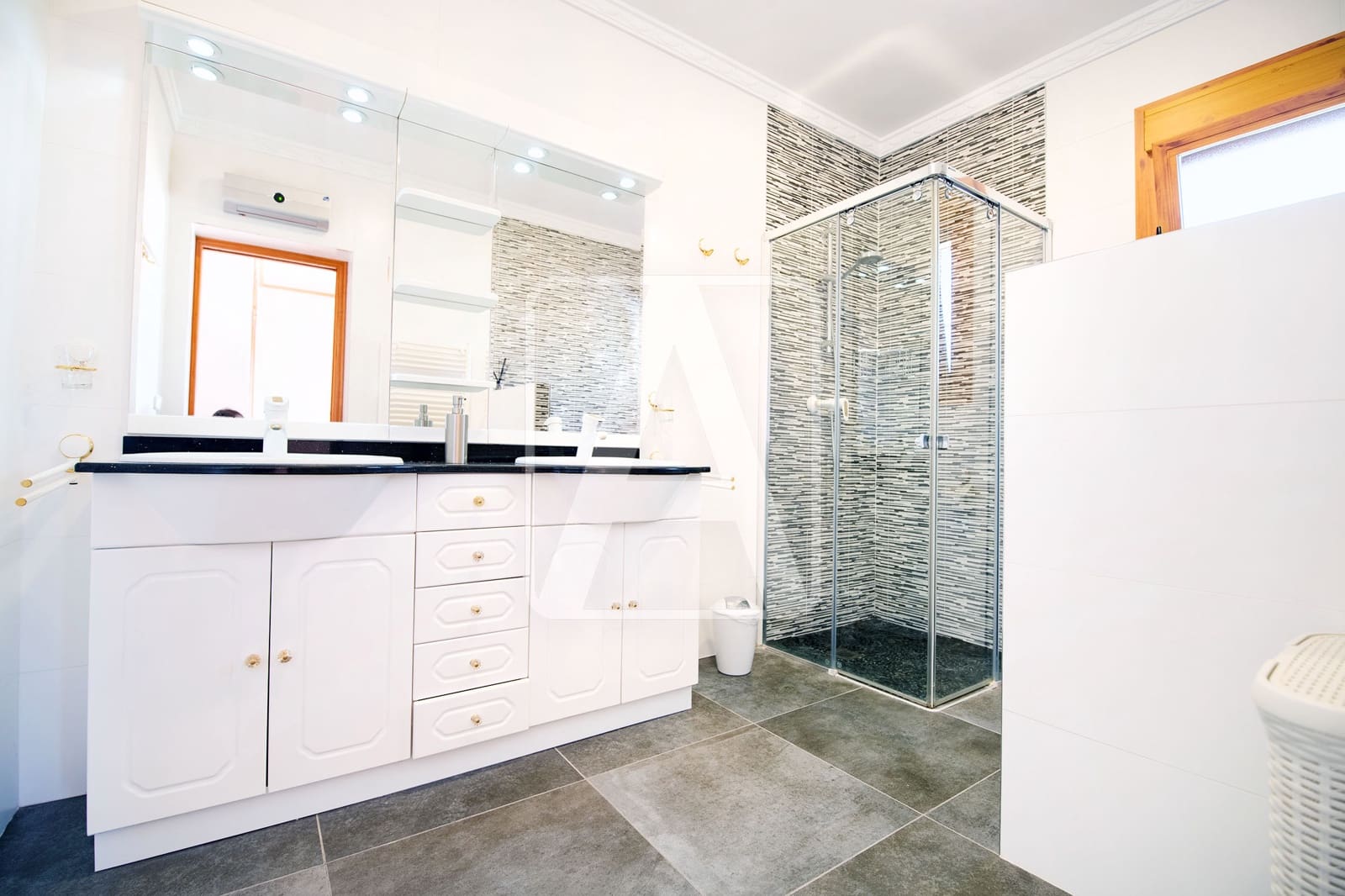 5 Zimmer Villa zu verkaufen in Calpe / Calp mit Pool Garage - 1.165.000 € (Ref: 6824584)