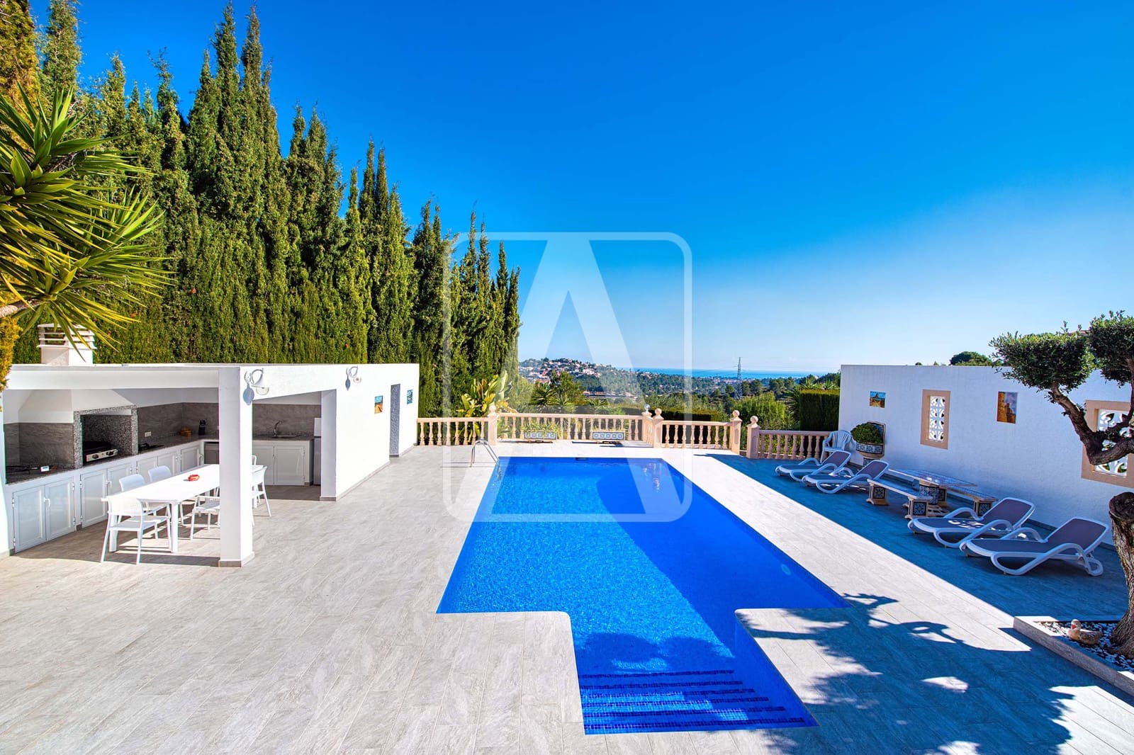 5 Zimmer Villa zu verkaufen in Calpe / Calp mit Pool Garage - 1.165.000 € (Ref: 6824584)