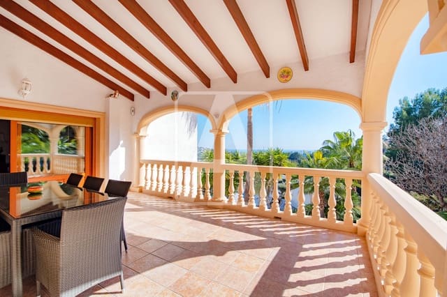 5 Zimmer Villa zu verkaufen in Calpe / Calp mit Pool Garage - 1.165.000 € (Ref: 6824584)