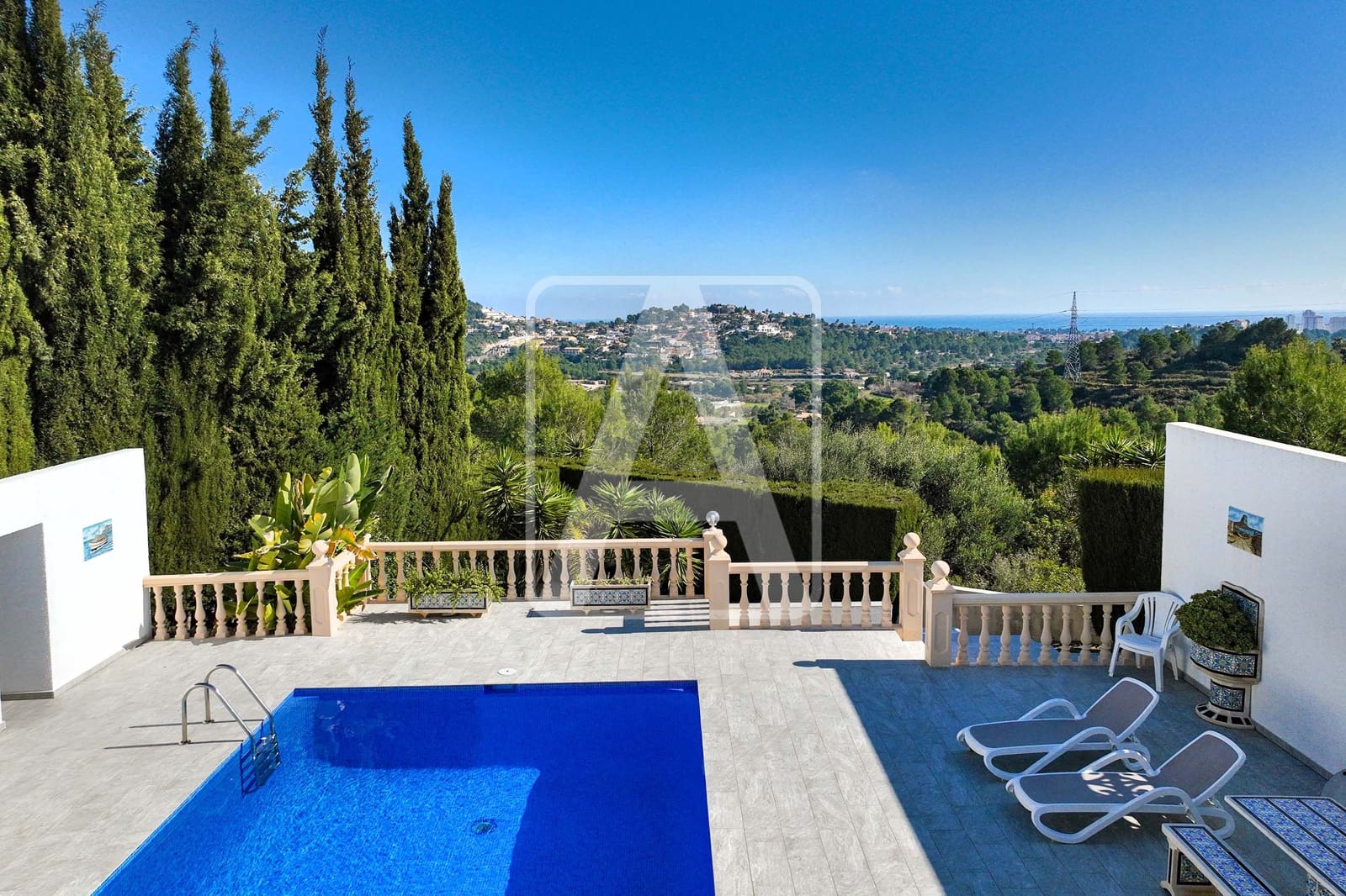 5 Zimmer Villa zu verkaufen in Calpe / Calp mit Pool Garage - 1.165.000 € (Ref: 6824584)