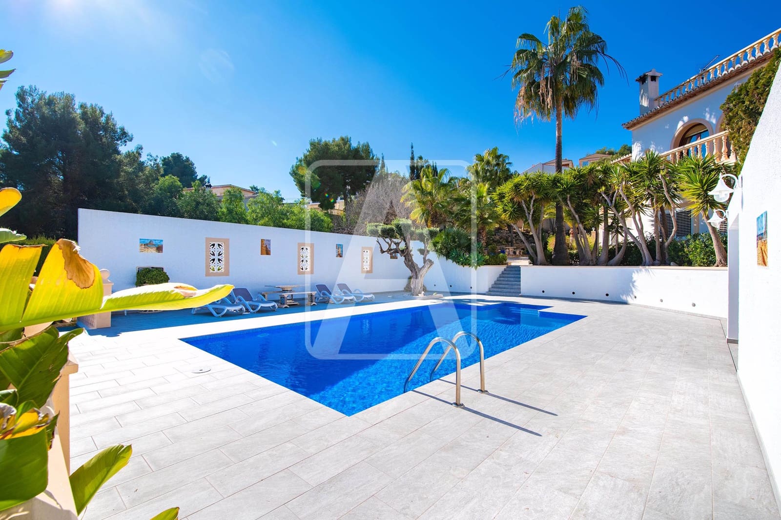 5 bedroom Villa for sale in Calpe / Calp with pool garage - € 1,165,000 (Ref: 6824584)
