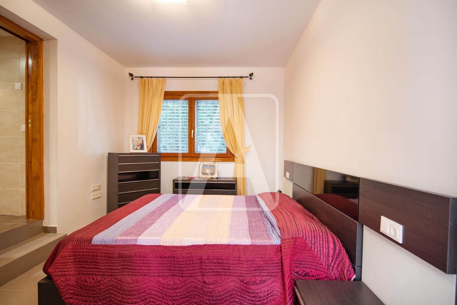 5 bedroom Villa for sale in Calpe / Calp with pool garage - € 1,165,000 (Ref: 6824584)