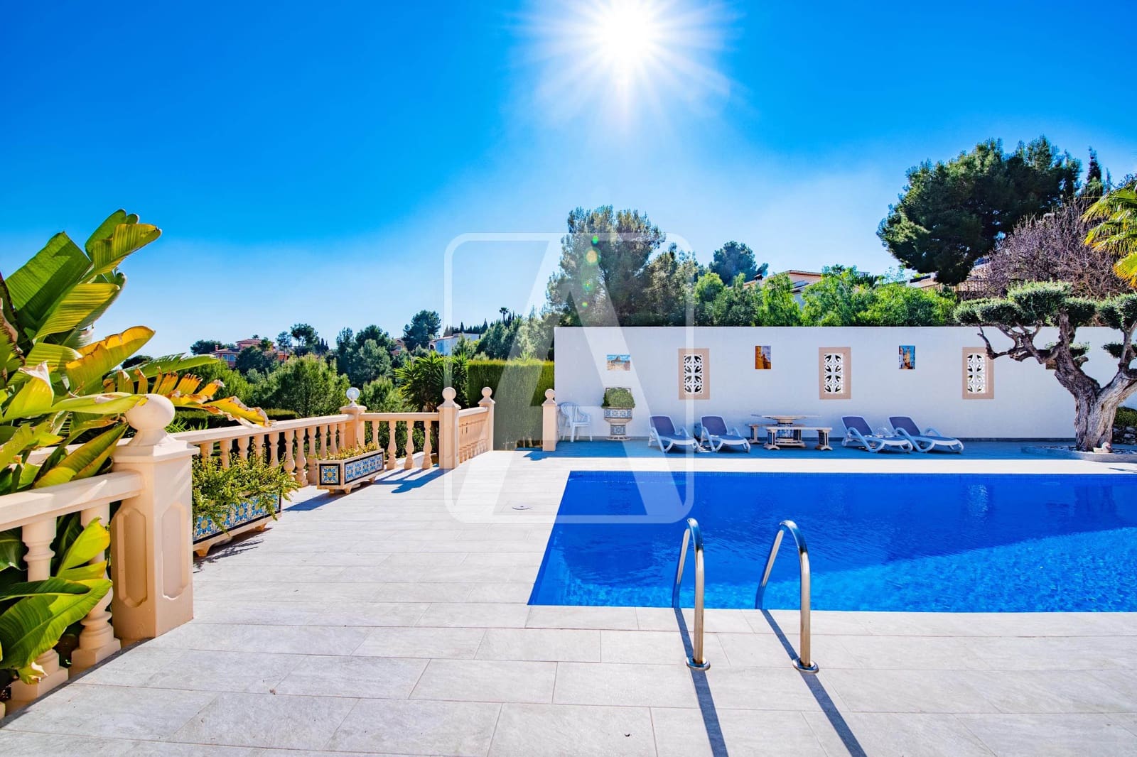 5 bedroom Villa for sale in Calpe / Calp with pool garage - € 1,165,000 (Ref: 6824584)