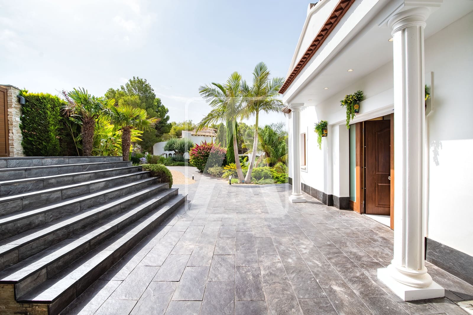 7 bedroom Villa for sale in Altea with pool garage - € 1,950,000 (Ref: 6981773)