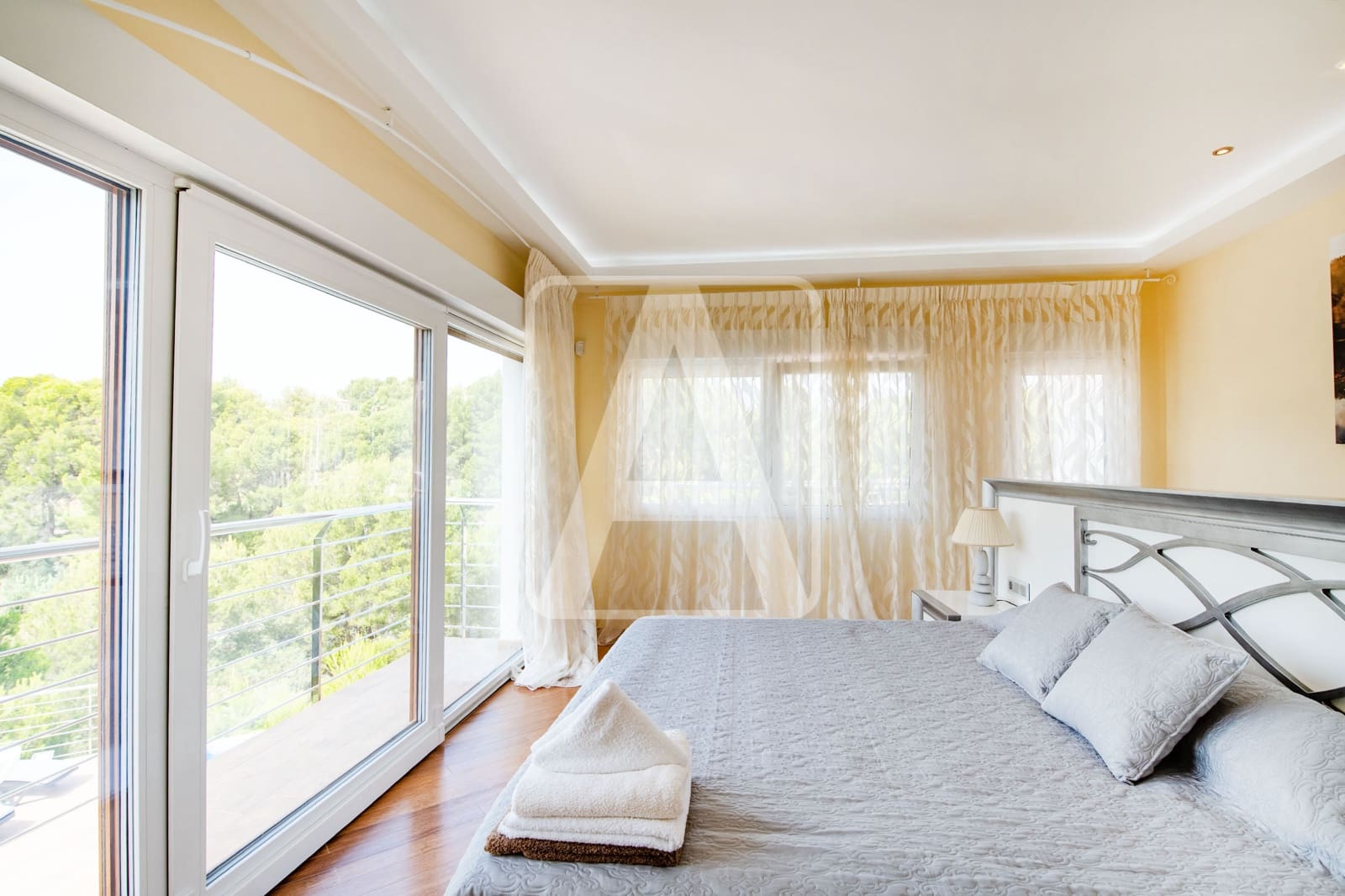 7 bedroom Villa for sale in Altea with pool garage - € 1,950,000 (Ref: 6981773)