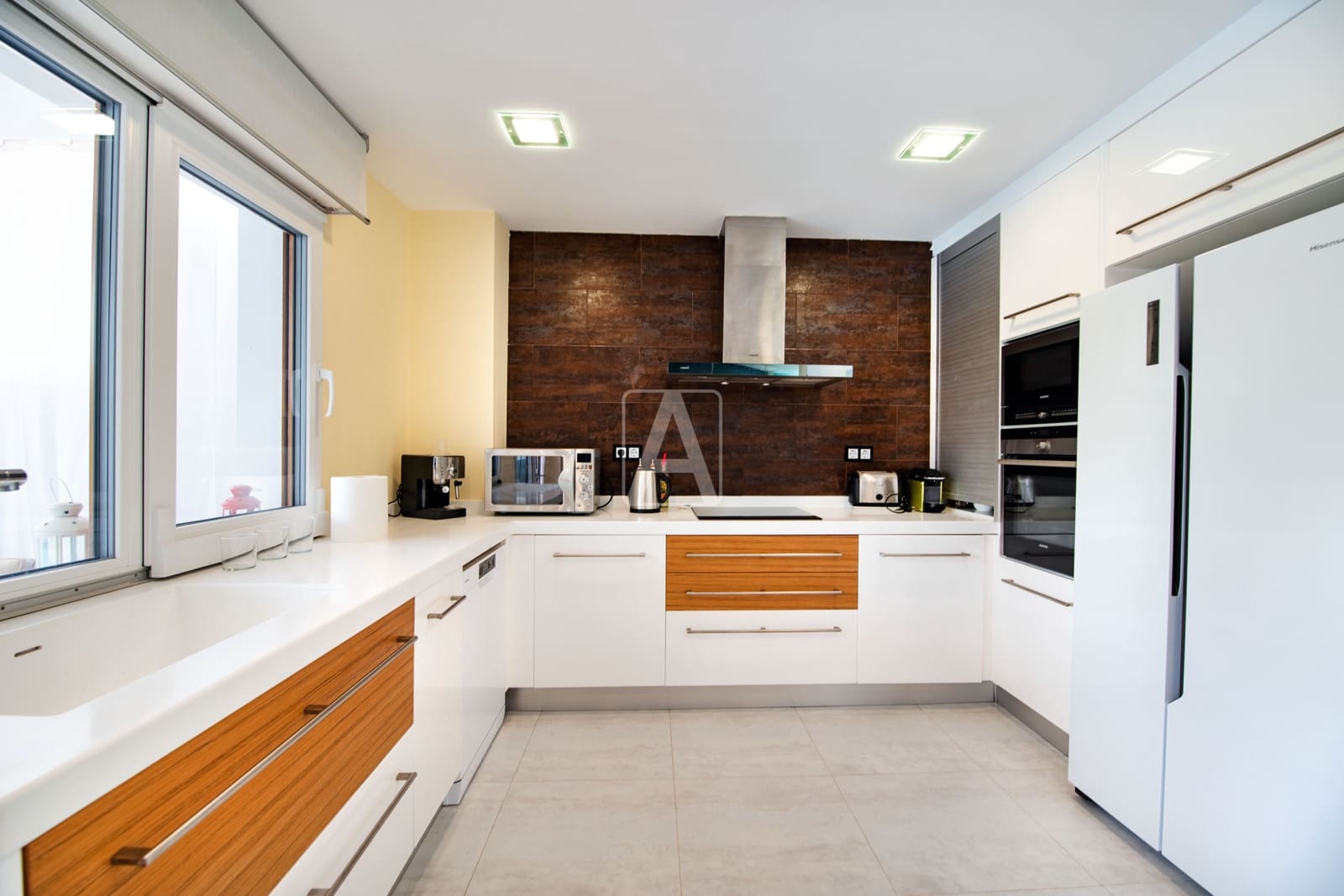 7 bedroom Villa for sale in Altea with pool garage - € 1,950,000 (Ref: 6981773)