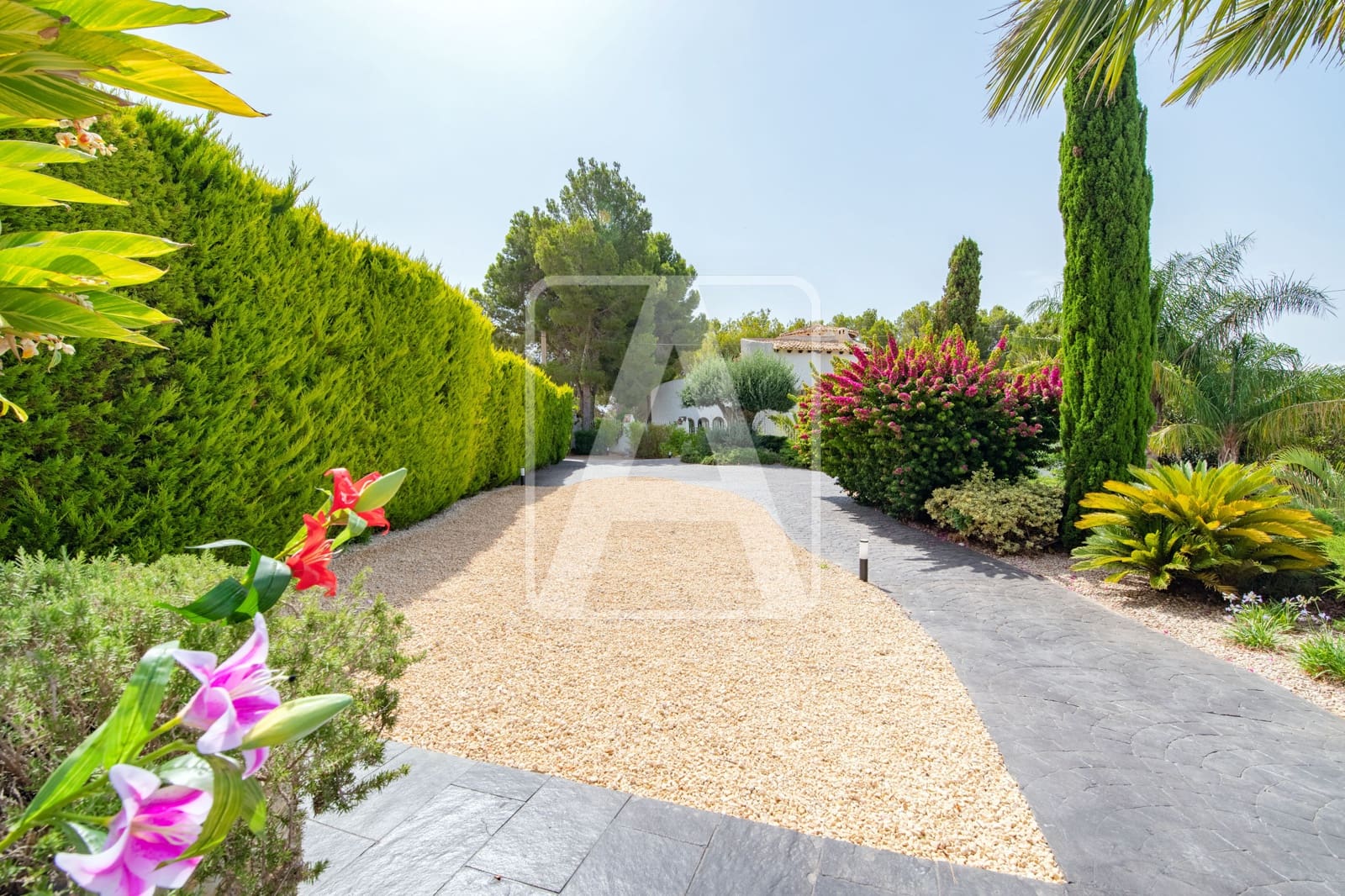 7 bedroom Villa for sale in Altea with pool garage - € 1,950,000 (Ref: 6981773)