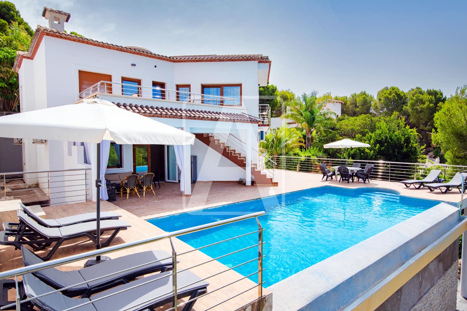 7 bedroom Villa for sale in Altea with pool garage - € 1,950,000 (Ref: 6981773)