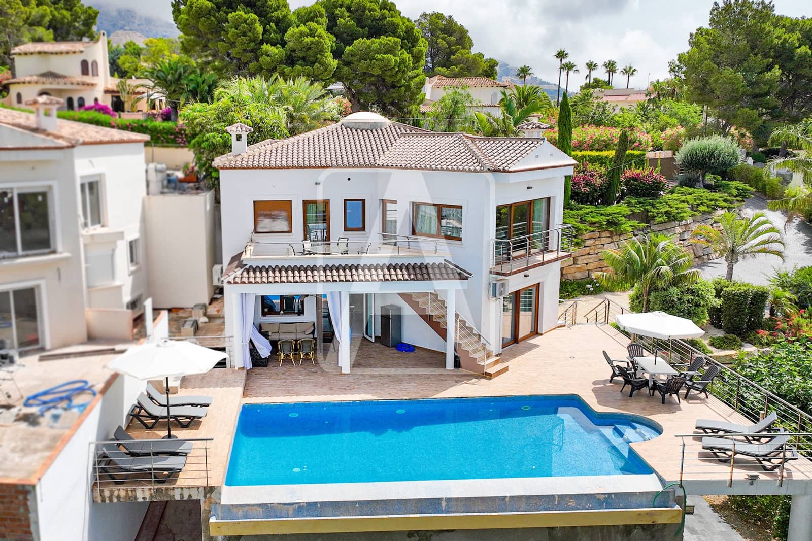 7 bedroom Villa for sale in Altea with pool garage - € 1,950,000 (Ref: 6981773)