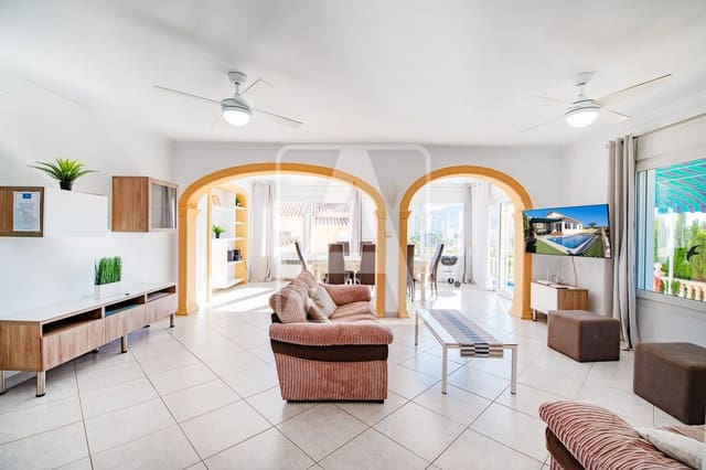 3 chambre Villa/Maison à vendre à Calpe / Calp avec piscine garage - 725 000 € (Ref: 6992540)