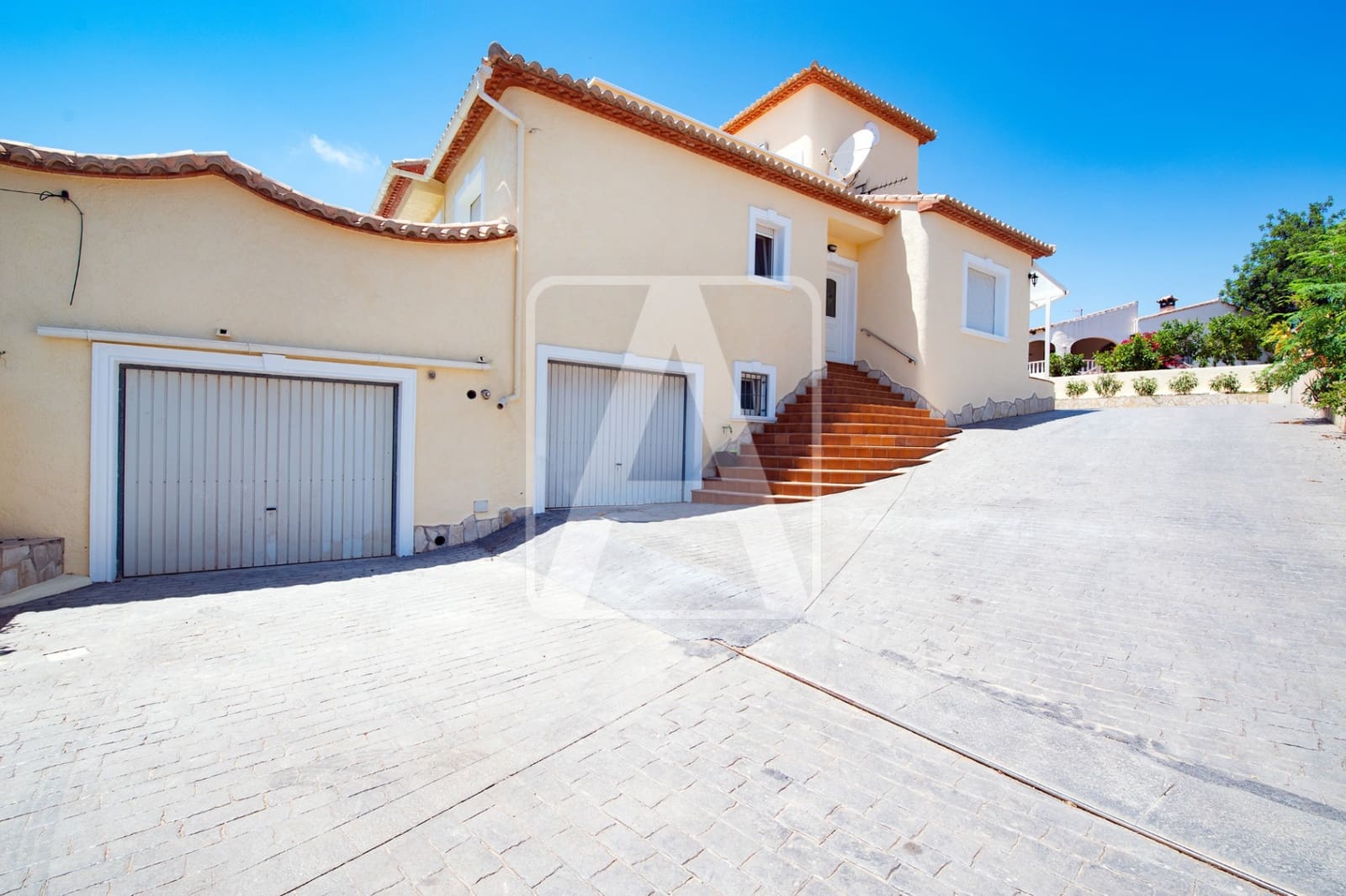 3 bedroom Villa for sale in Calpe / Calp with pool garage - € 725,000 (Ref: 6992540)