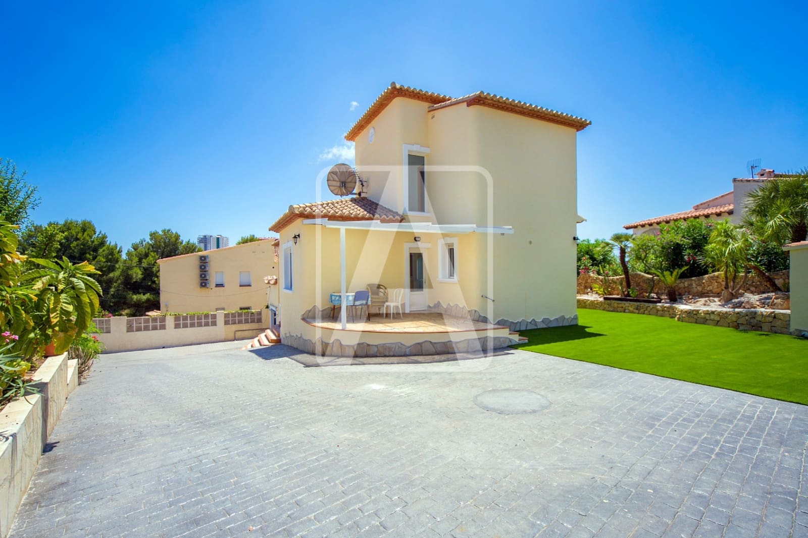 3 bedroom Villa for sale in Calpe / Calp with pool garage - € 725,000 (Ref: 6992540)