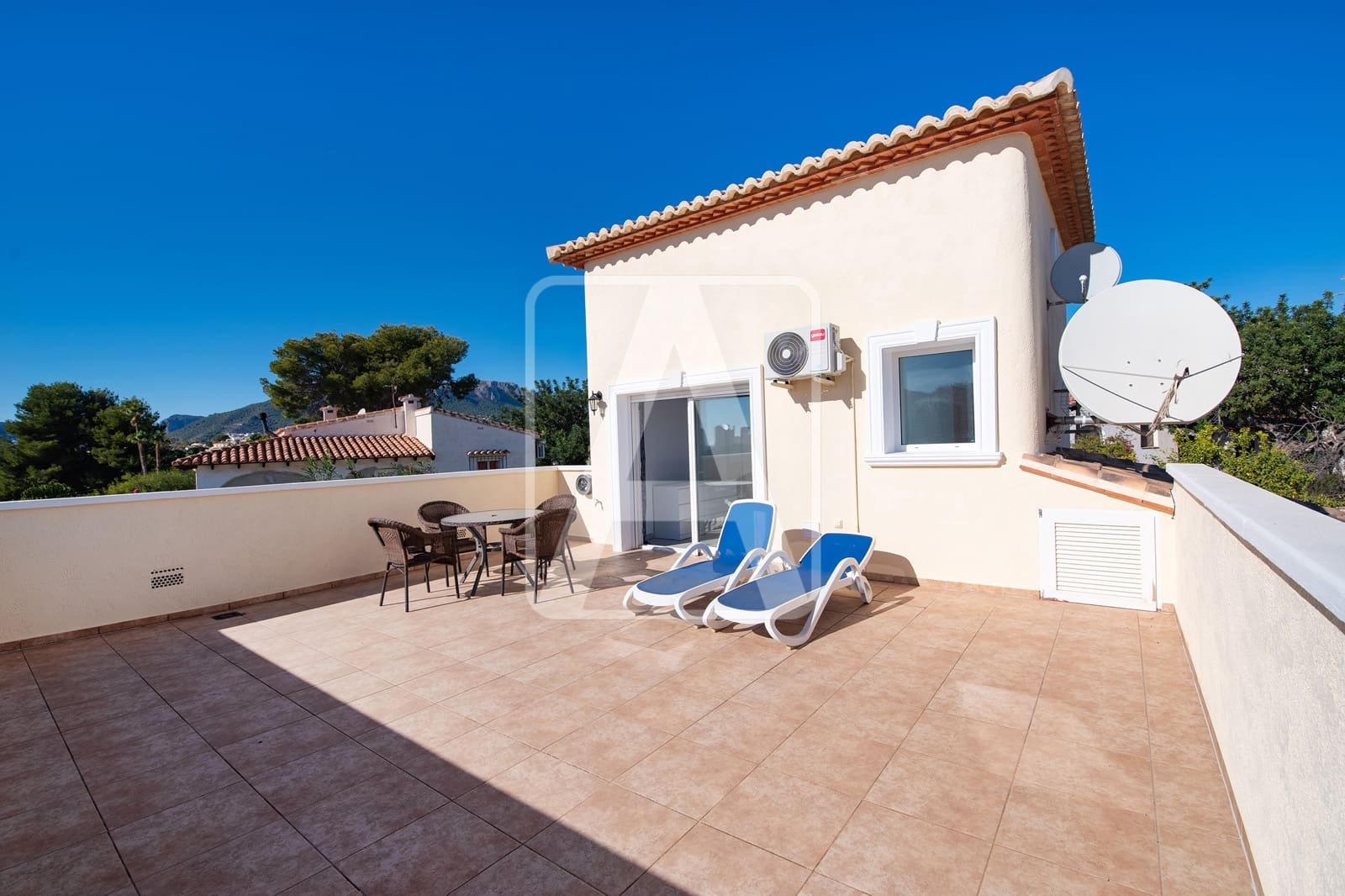 3 bedroom Villa for sale in Calpe / Calp with pool garage - € 725,000 (Ref: 6992540)