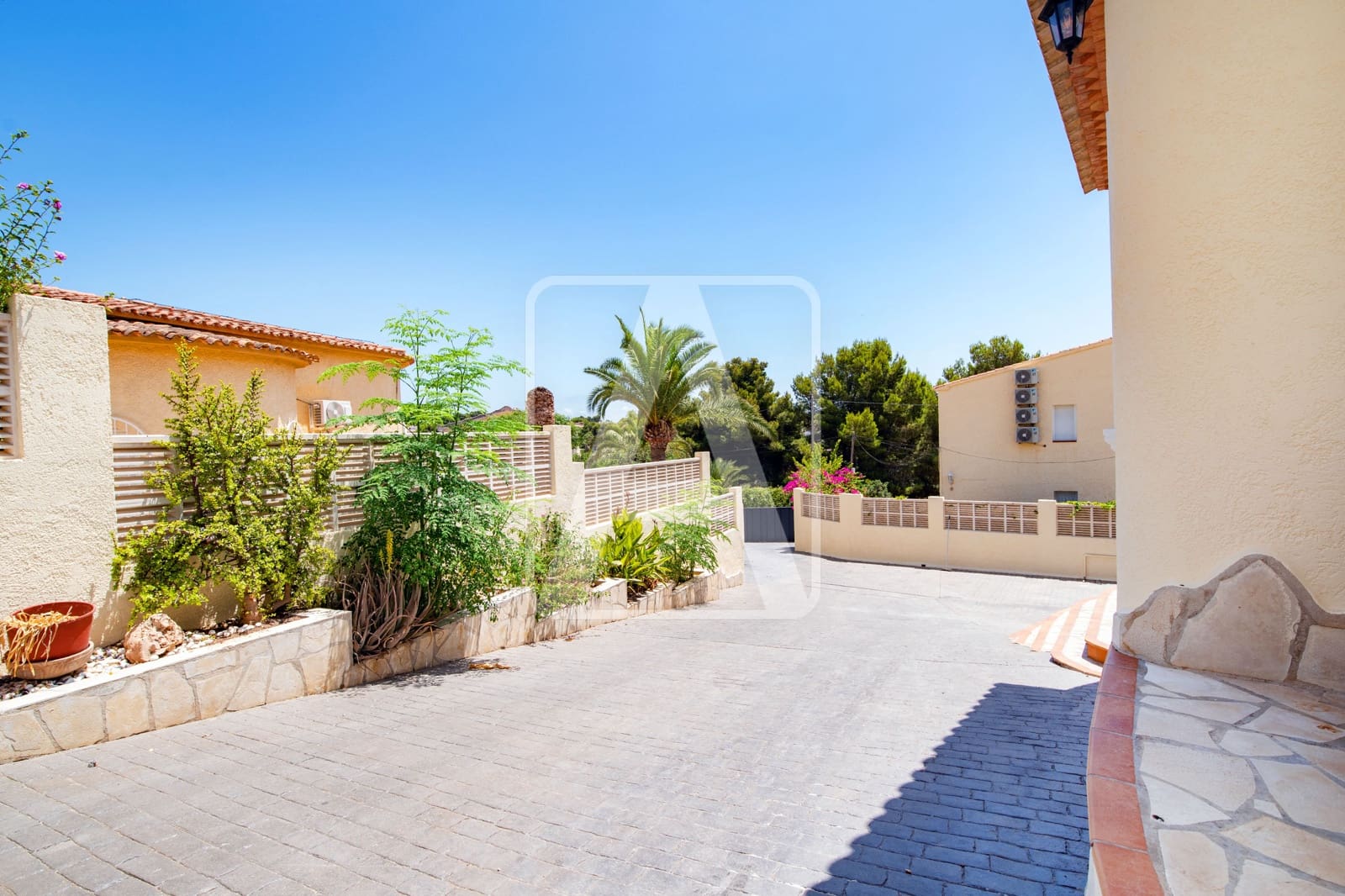 3 bedroom Villa for sale in Calpe / Calp with pool garage - € 725,000 (Ref: 6992540)