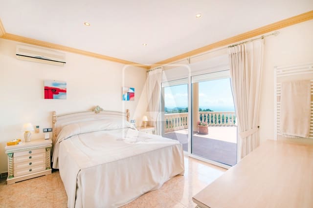 4 soverom Villa til salgs i Moraira, Teulada-Moraira med garasje - € 1 450 000 (Ref: 7038832)