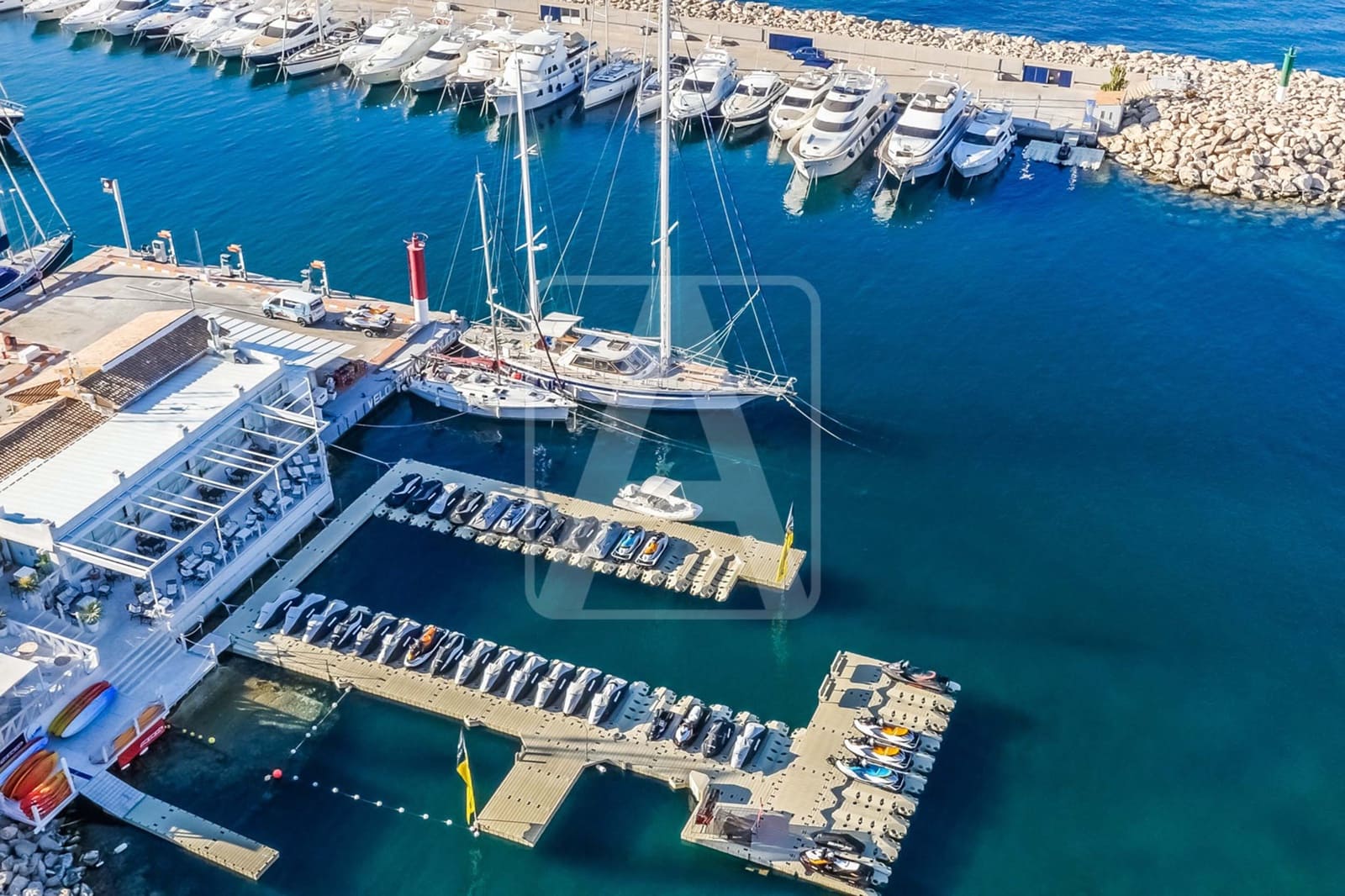 3 bedroom Villa for sale in Altea with pool garage - € 1,450,000 (Ref: 7088724)