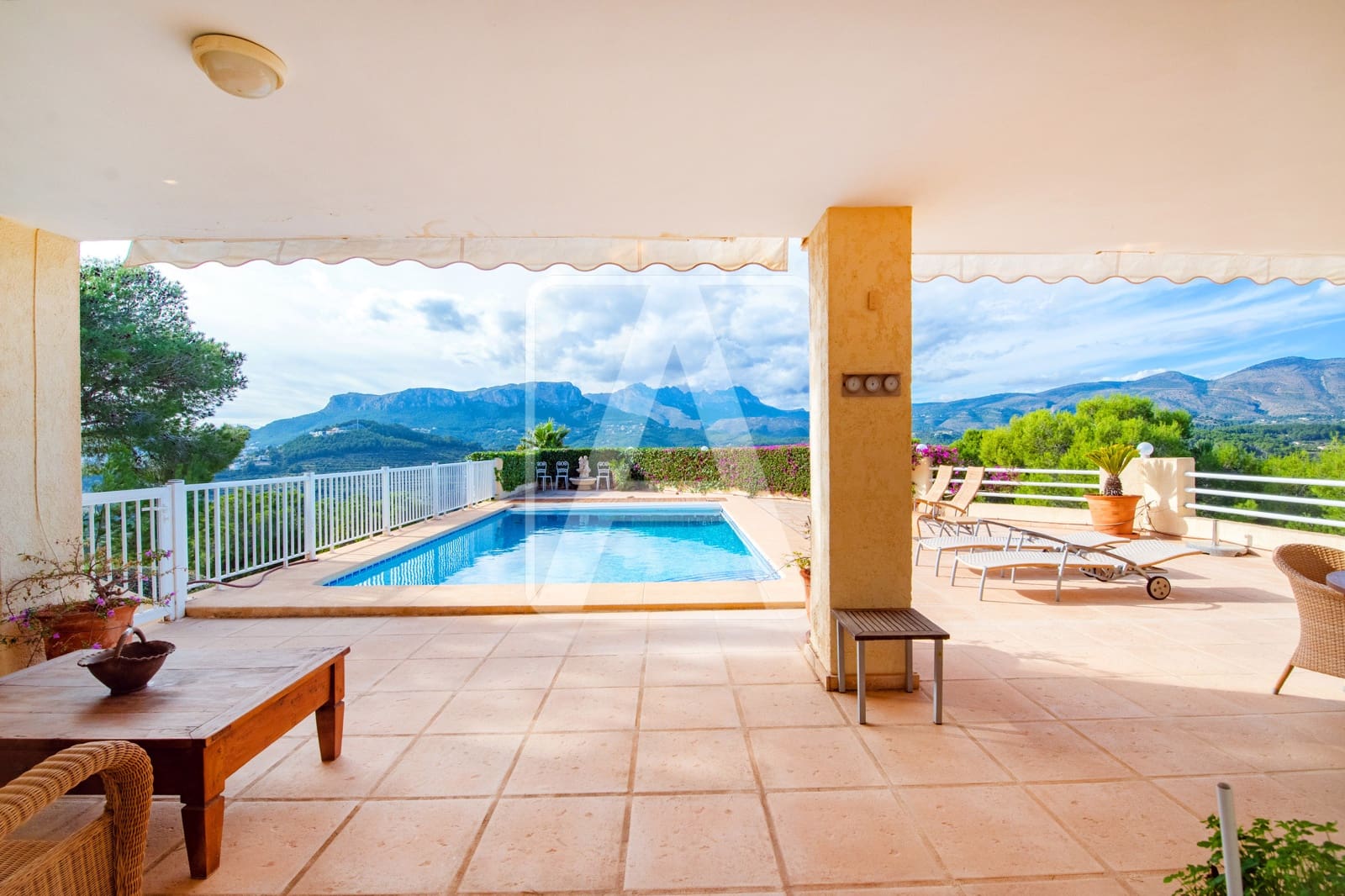 3 sovrum Villa till salu i Calpe / Calp med garage - 849 000 € (Ref: 7329126)