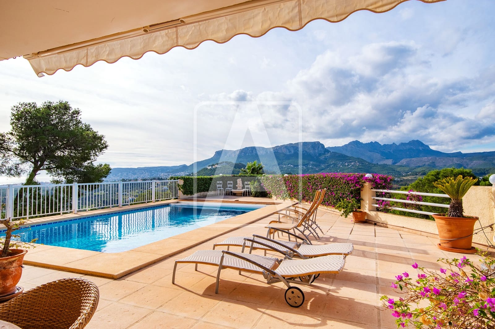 3 sovrum Villa till salu i Calpe / Calp med garage - 849 000 € (Ref: 7329126)