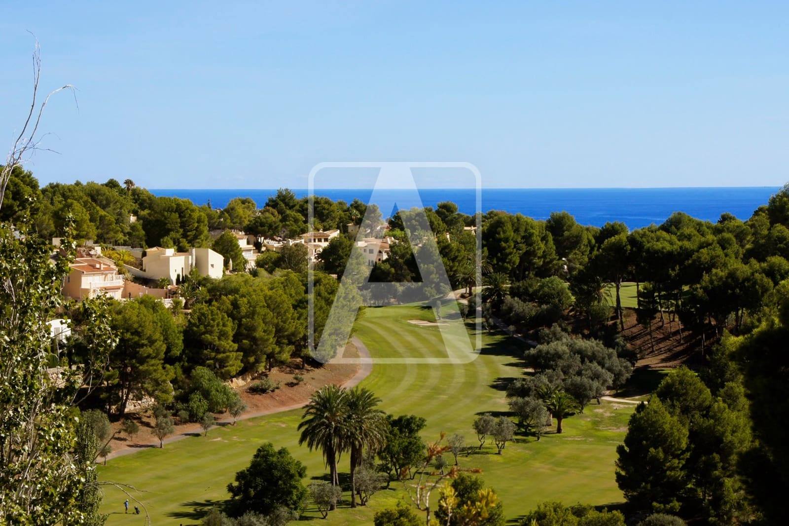4 bedroom Villa for sale in Altea with pool garage - € 2,089,000 (Ref: 7384823)