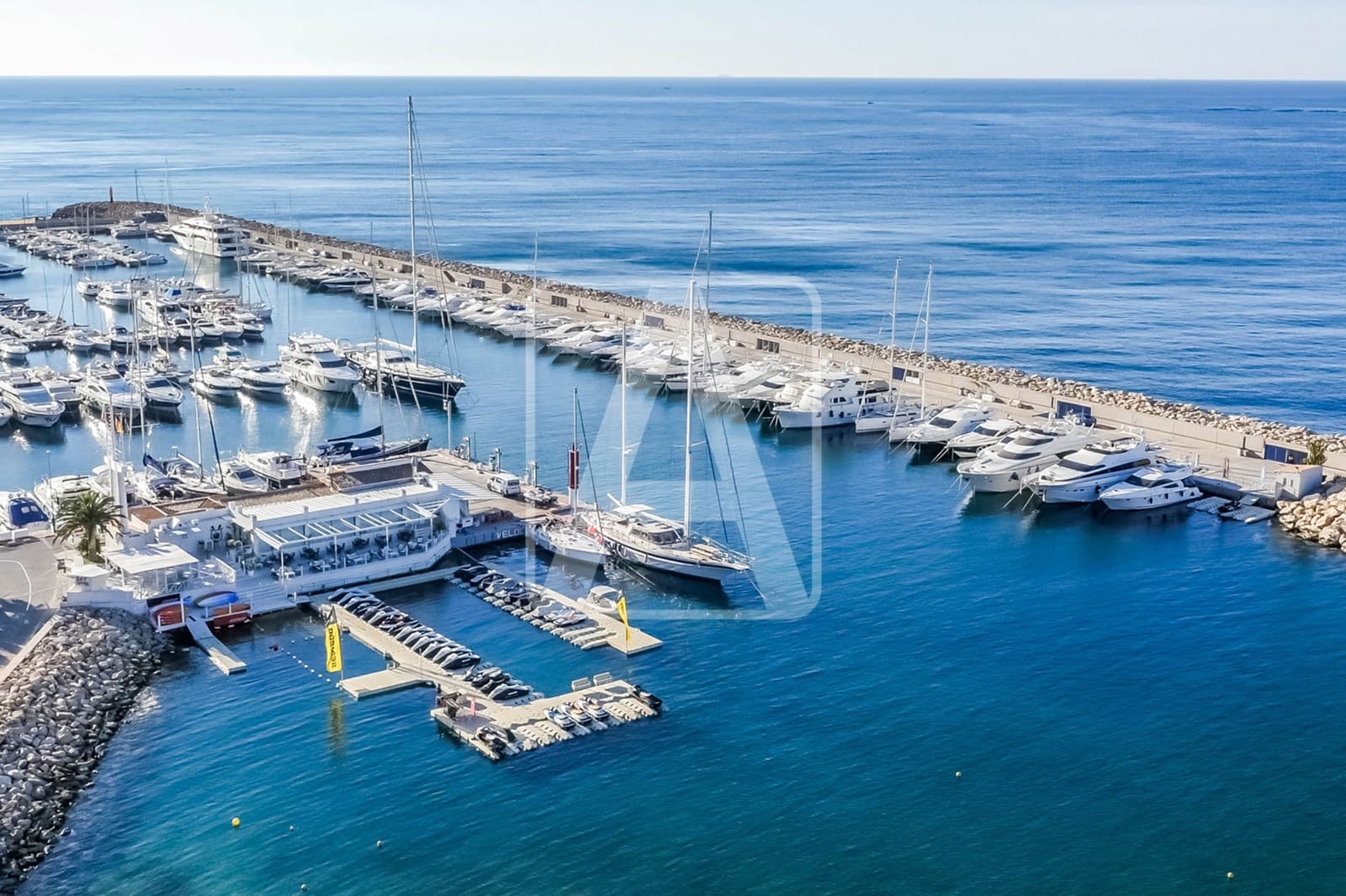 4 bedroom Villa for sale in Altea with pool garage - € 2,089,000 (Ref: 7384823)