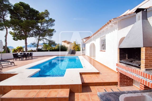 8 quarto Moradia para venda em Calpe / Calp com piscina garagem - 950 000 € (Ref: 7427727)