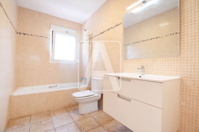 8 quarto Moradia para venda em Calpe / Calp com piscina garagem - 950 000 € (Ref: 7427727)