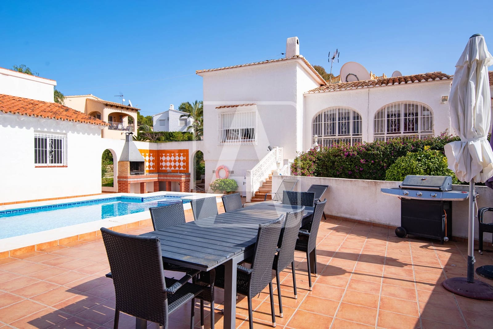 8 bedroom Villa for sale in Calpe / Calp with pool garage - € 950,000 (Ref: 7427727)