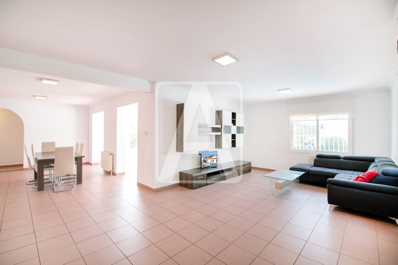 8 bedroom Villa for sale in Calpe / Calp with pool garage - € 950,000 (Ref: 7427727)