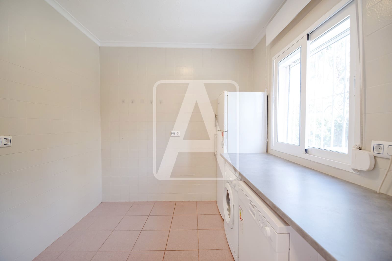 8 bedroom Villa for sale in Calpe / Calp with pool garage - € 950,000 (Ref: 7427727)