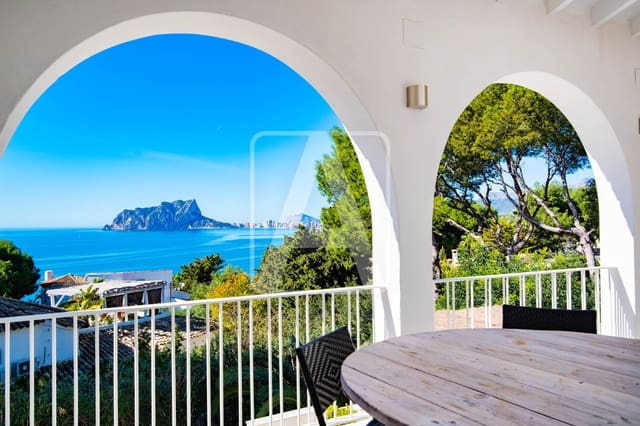 4 soverom Villa til salgs i Moraira, Teulada-Moraira med svømmebasseng garasje - € 1 550 000 (Ref: 7427729)