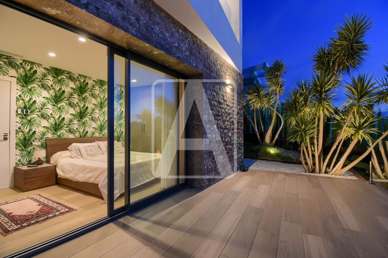 4 bedroom Villa for sale in Javea / Xabia with garage - € 1,490,000 (Ref: 7563064)