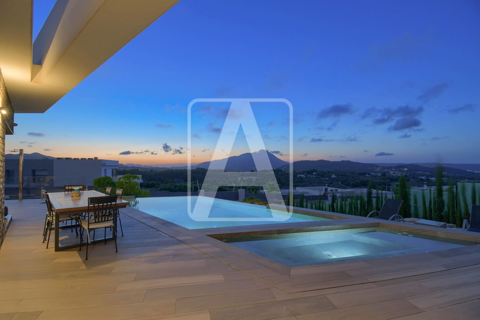 4 bedroom Villa for sale in Javea / Xabia with garage - € 1,490,000 (Ref: 7563064)