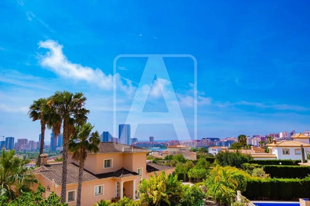 4 soveværelse Villa til salg i Calpe / Calp med swimmingpool garage - € 990.000 (Ref: 7573714)